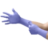 Sempermed - StarMed® PLUS™ - Nitrile Glove - SMNP302 - In Use